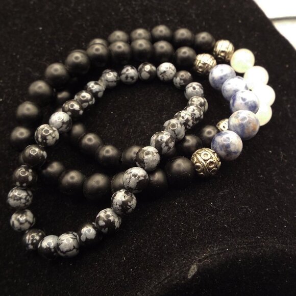 TRIO OF BLACK, LILAC, ROSE AND GREY NATURAL STONE STRETCHY BRACELETS 61 - Picture 1 of 3